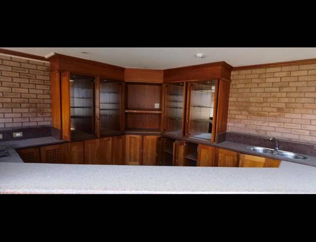 BUSINESS PROPERTY TO RENT IN LYNNWOOD